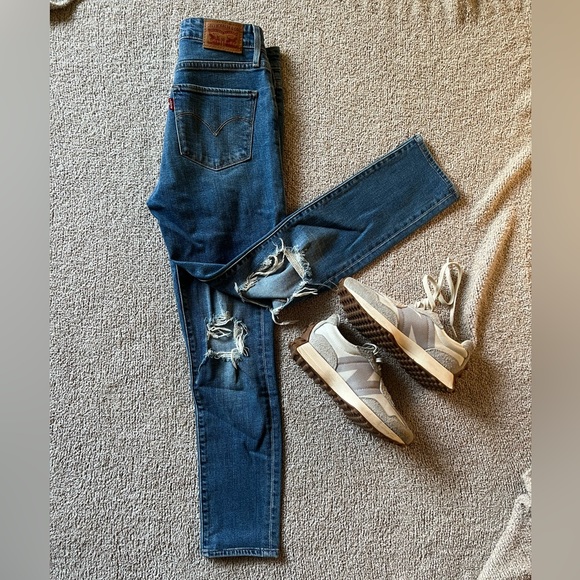 Levi’s 721 High Rise - Picture 3 of 6